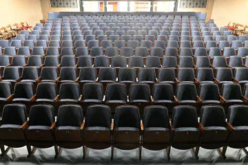 Kino Scala a Divadlo Bolka Polívky přerušily provoz kvůli narušené statice střechy