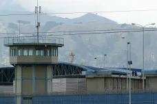 Ekvádorská policie a armáda osvobodily 178 pracovníků věznic zajatých vzbouřenými vězni