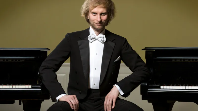 Klavírista Ivo Kahánek