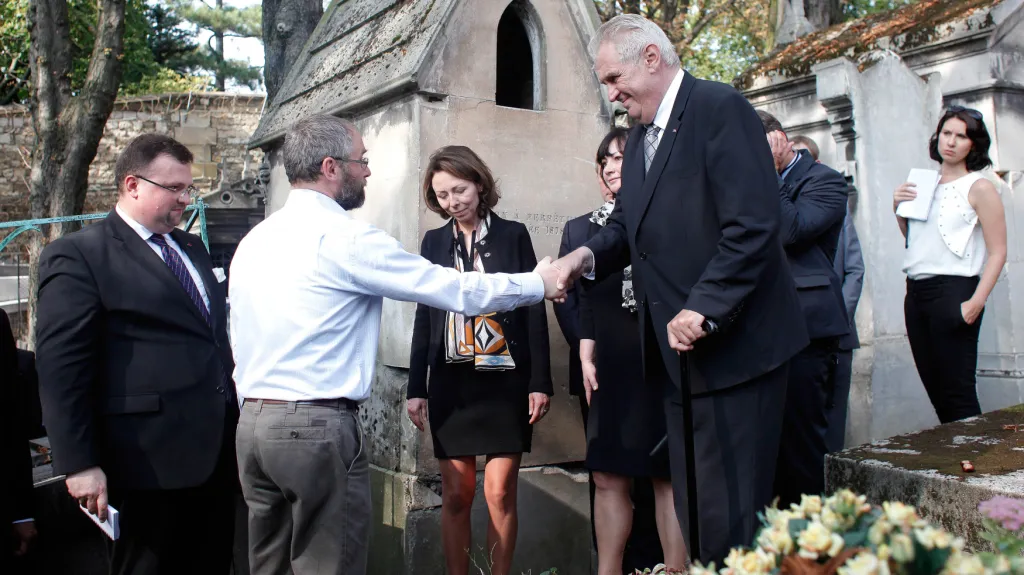 Miloš Zeman si ve Francii zavzpomínal na legionáře