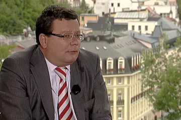 Vondra: Vláda skončí, pokud nedodrží schodek 135 miliard