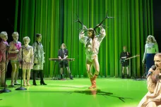 Bakchantky a Dionýsos předvádí v Národním divadle nesmiřitelnou show