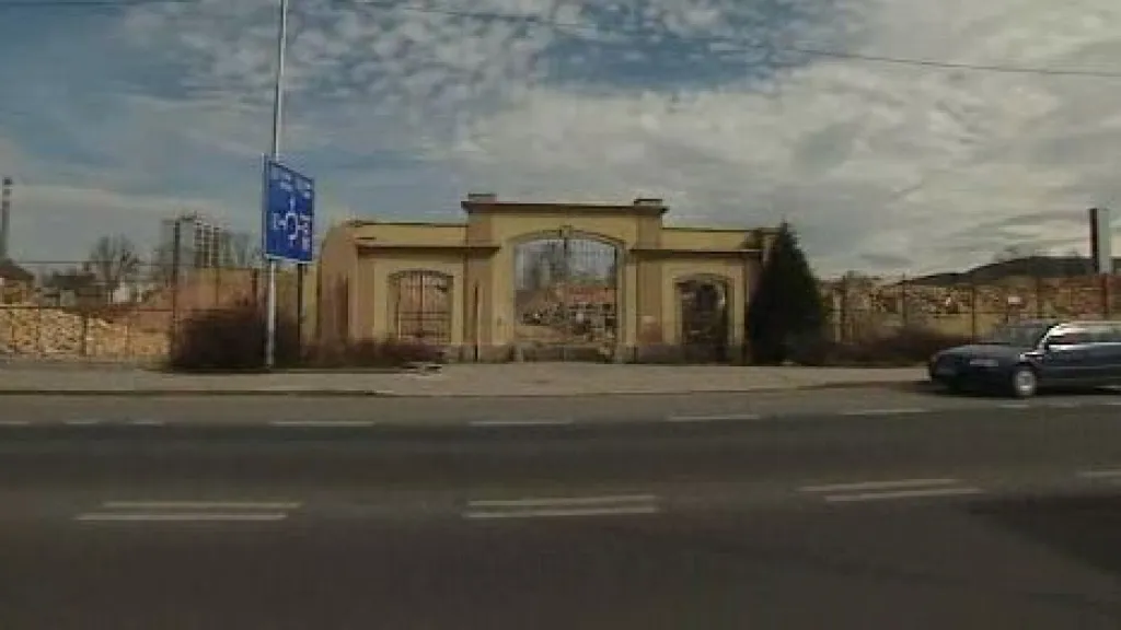 Demolice staré tabačky