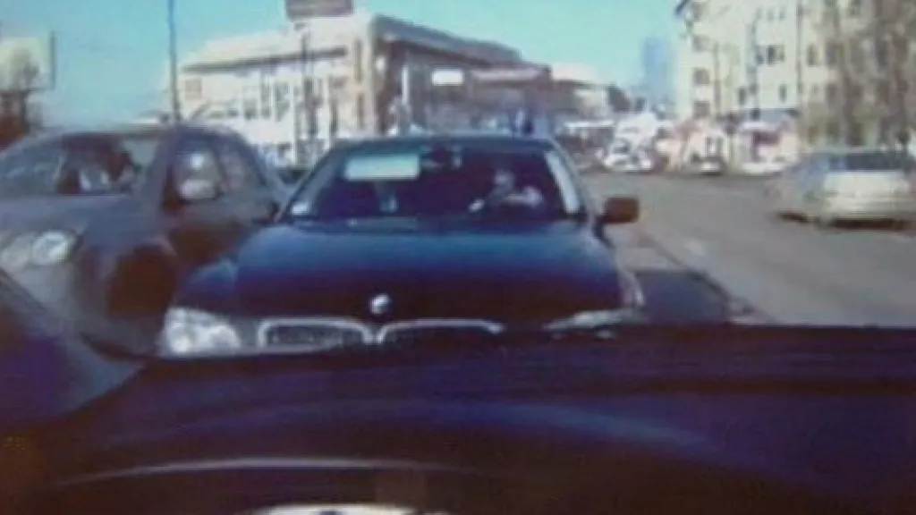 BMW Medvěděvova poradce v protisměru