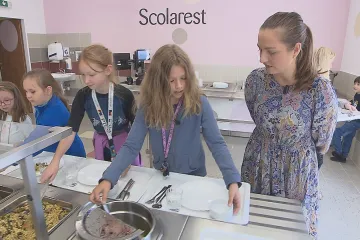 V Tanvaldu mají samoobslužnou školní jídelnu. Děti tam prý jídlem tolik neplýtvají