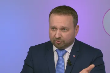 Vláda možná vypustí z programového prohlášení nižší odvody firem, řekl Jurečka