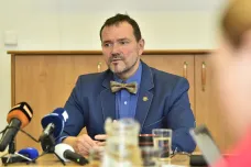 Děčín je bez rady, zastupitelé odvolali primátora Hroudu