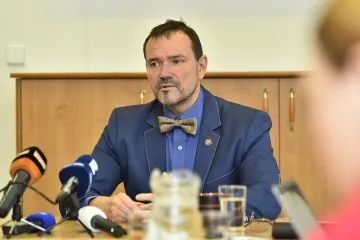 Děčín je bez rady, zastupitelé odvolali primátora Hroudu