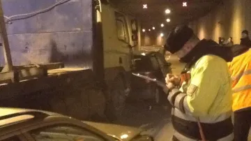 Nehoda v Husovickém tunelu v Brně