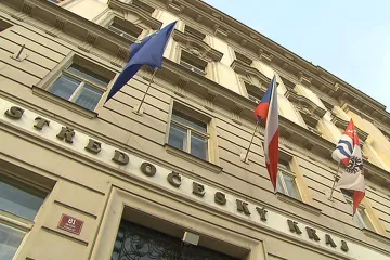 Na středočeském krajském úřadě zasahovali kriminalisté kvůli smlouvám s externisty