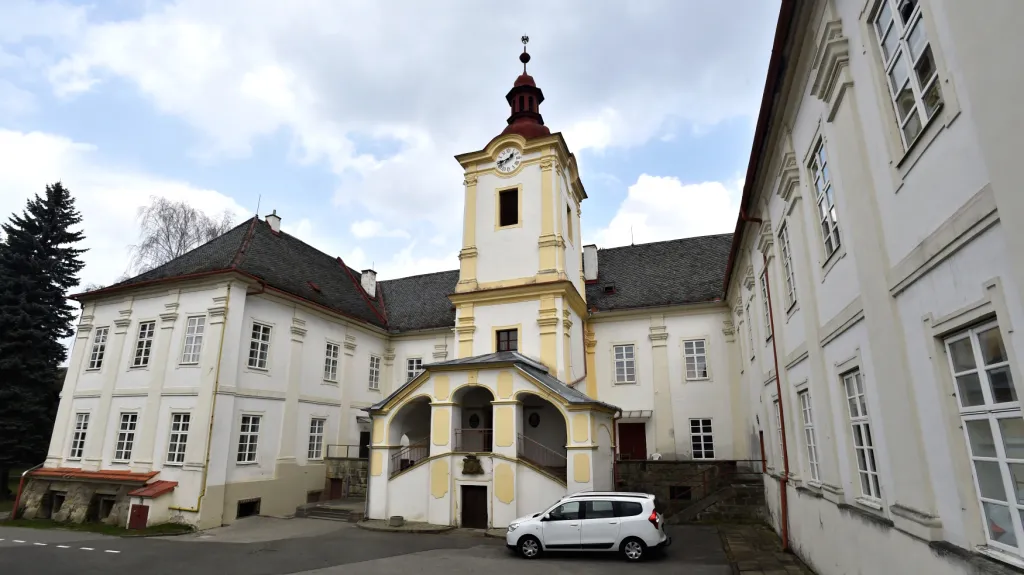 Luhačovický zámek se vrátil do majetku rodu Serényiů