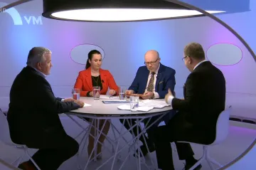 Ukrajinští lékaři by mohli v Česku pracovat jako stážisté, zákony se ale měnit nebudou, upozornil Válek