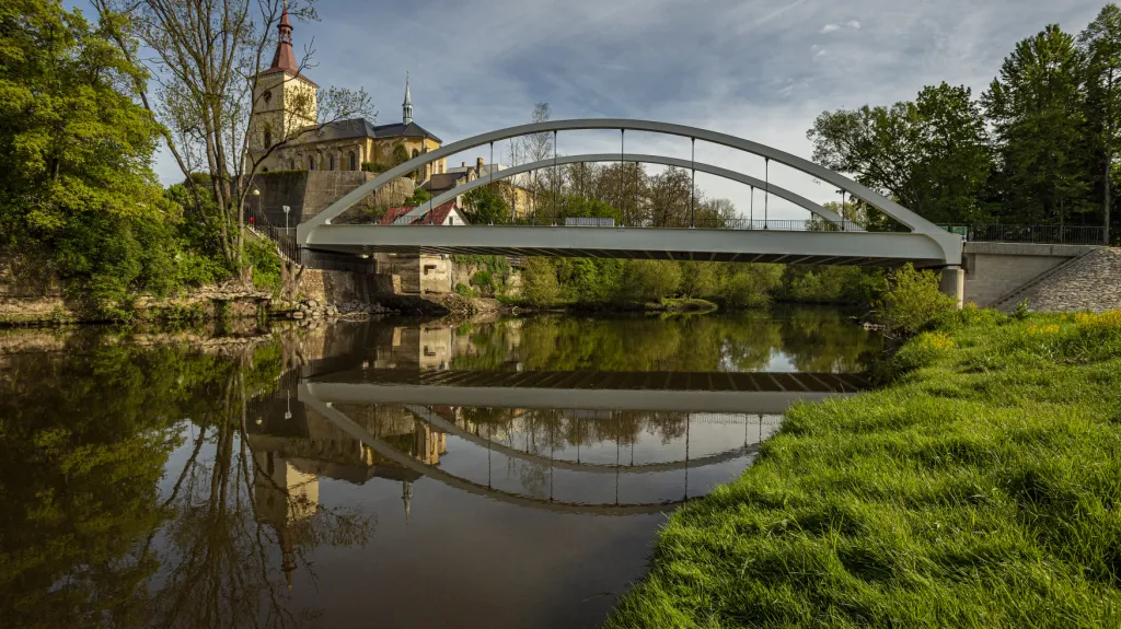 Nový most v Loukově nahradil provizorium z roku 1985