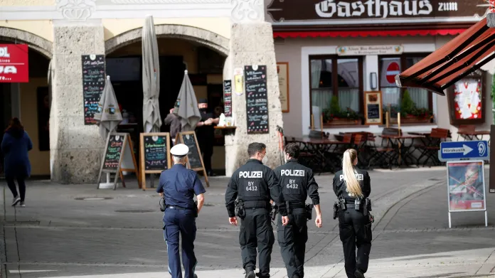 Policie v Berchtesgadenu kontroluje dodržování karantény