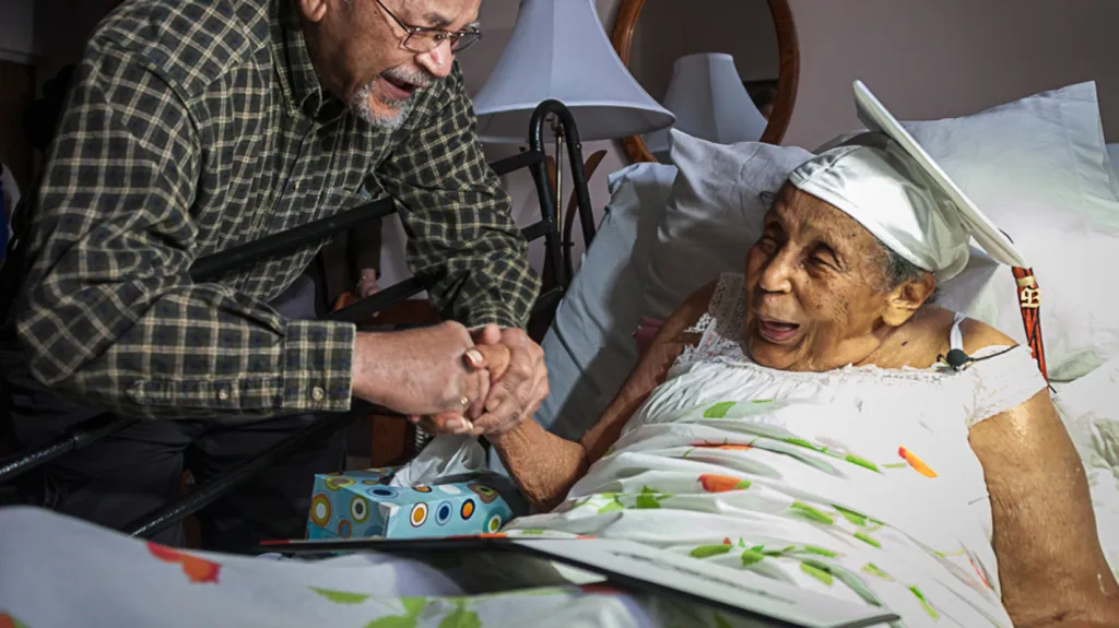Reba Williamsová dostala ve 106 letech maturitní vysvědčení