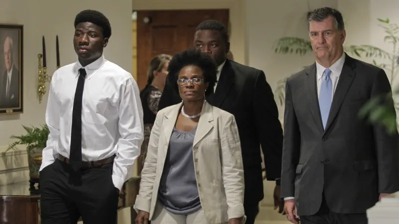 Rodina Thomase Duncana v doprovodu dallaského starosty