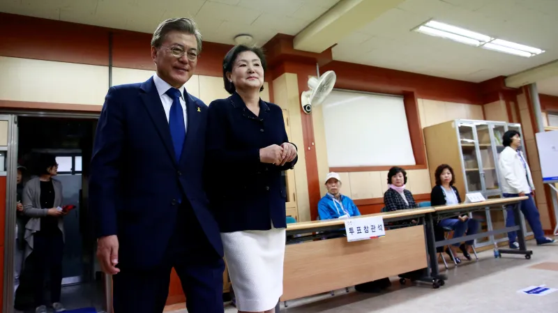 S manželkou krátce po odevzdání hlasu ve volbách