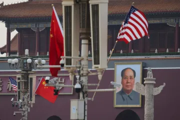 Trump přiletěl po téměř deseti letech do Pekingu
