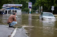 Kentucky zasáhly „nejhorší a nejničivější povodně“ v dějinách. O život přišlo nejméně šestnáct lidí