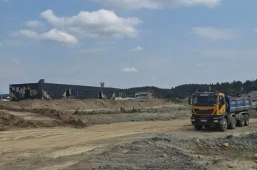 Řidičům na D5 u Rozvadova se uzavřela většina odpočívky