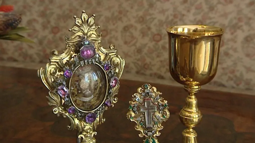 Relikviáře a pohár Josefa Dobrovského