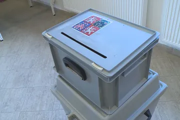 V pátek začínají volby, kandidátů jsou tisíce