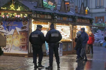 Výjimečný stav bude ve Francii platit tři měsíce, RB OSN vyzvala k boji proti IS