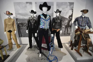 Díky westernu kvetou řemesla. Divoký západ po česku představuje výstava ve Zlíně