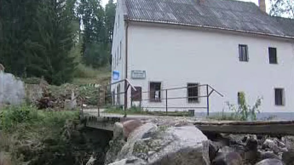 Samota u Děkanských skalin na Kaplicku