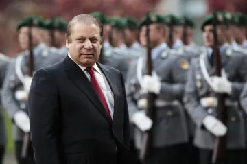 Luxusní byty v Londýně i podezřelé půjčky. Expremiér Pákistánu čelí obvinění z korupce