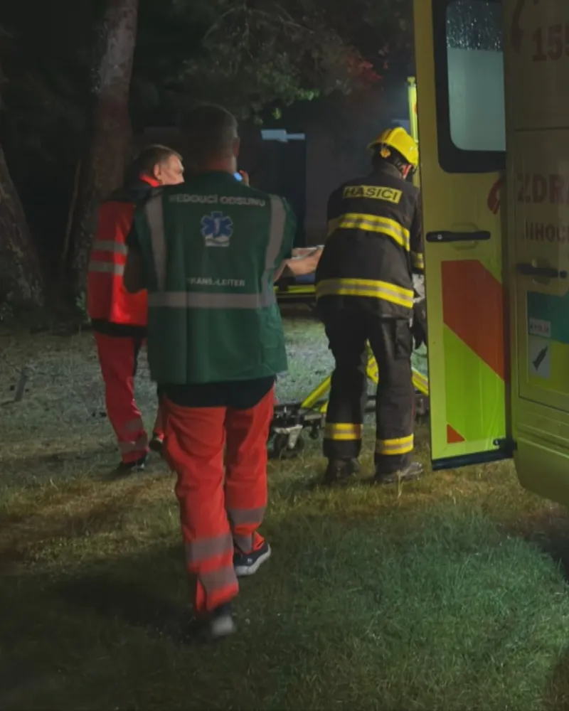 Bouře způsobily výpadky elektřiny. Dětský tábor zasáhl blesk