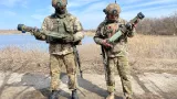 Předání protitankových střel ze sbírky Dárek pro Putina ukrajinské armádě