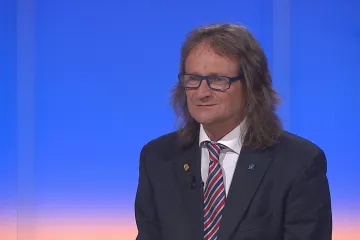 Je to reakce na dlouhodobá veřejná vystoupení, uvedl rektor k odvolání děkana Ševčíka. Ten odmítá, že by fakultu poškozoval