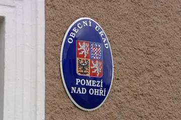Premiér už nechce rozhodovat o odměnách starostů. Šéf svazu obcí by je navázal na platy poslanců
