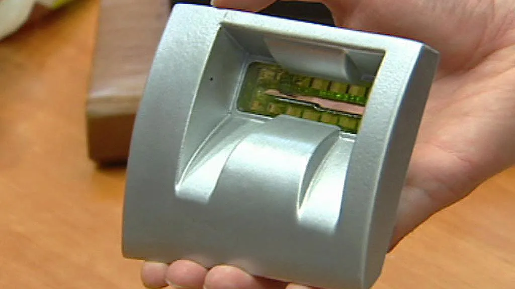 Falešná čtečka bankovních karet