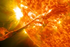 Vědci pozorovali obří erupci u vzdálené hvězdy. Připomínala chování Slunce v pubertě