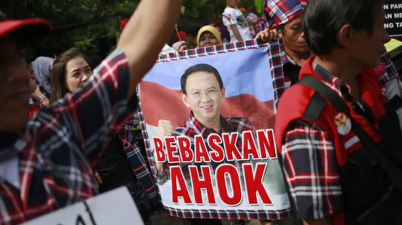 Příznivci souzeného guvernéra Jakarty zvaného Ahok