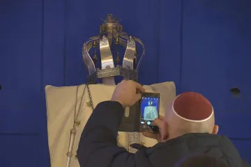 Plzeňská tóra je ve skutečnosti z Bavorska, odhalil donační nápis