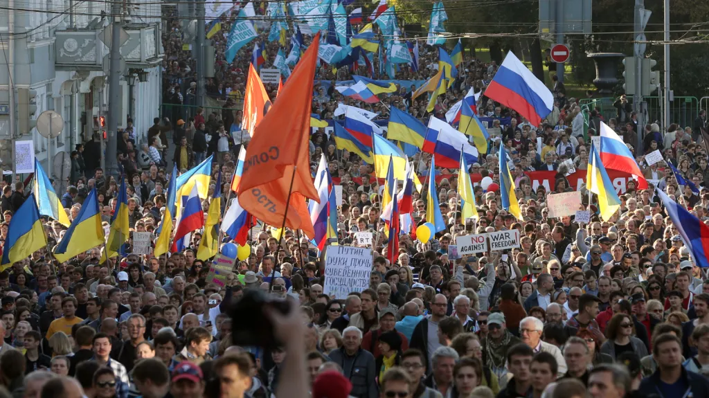 Moskevská demonstrace proti ruské účasti v ukrajinském konfliktu