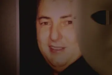 Několik obžalovaných i znalec v kauze vytunelované kampeličky odkazují na podnikatele v pozadí