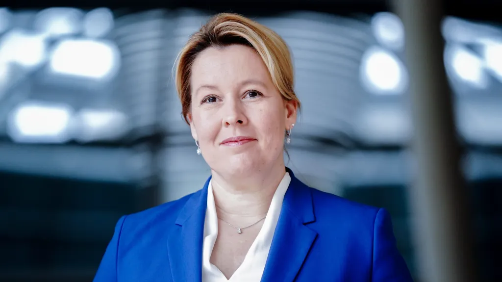Německá ministryně pro rodinu, seniory, ženy a mládež Franziska Giffeyová