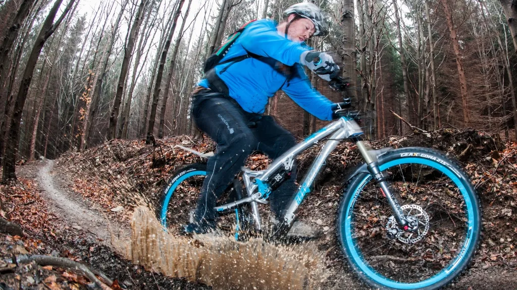 Singltrek pod Smrkem