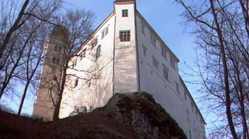 Zámek Hrubý Rohozec soud dědičce Walderode nevydal.