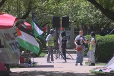Protesty na univerzitě v Chicagu neutichají. Demokraté se obávají o svůj tamní srpnový sjezd