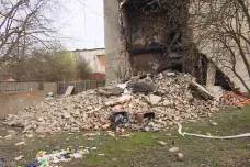 Úřady marně shání majitele ruiny v Předlicích. Policie musí dům nepřetržitě hlídat