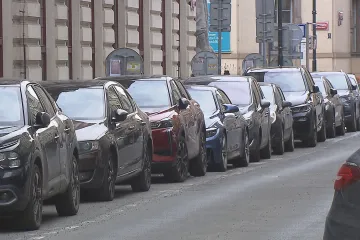 Elektroauta budou v Praze zdarma parkovat v zónách do konce roku