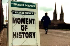Velkopáteční dohoda před 25 lety utnula násilí v Severním Irsku. Současnost nastiňuje její limity