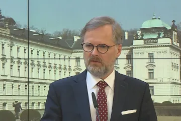 Koridory vedoucí pouze do Ruska jsou podle Fialy nepřijatelné. Hrad vyvěsil ukrajinskou vlajku 