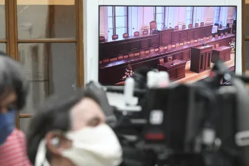 Ohledně nouzového stavu jsou poslanci odtažití. Vysvětlení chtějí slyšet i sociální demokraté a komunisté