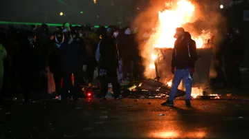 Potlačování nedělních protestů v Tbilisi